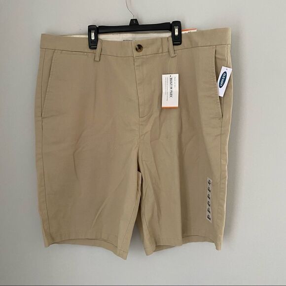 Old Navy Ultimate Slim Flat Front Shorts - Picture 1 of 6